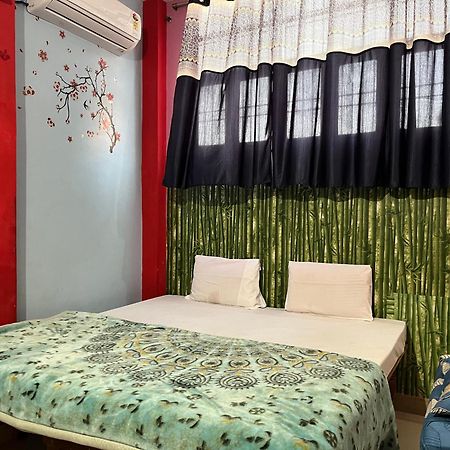 Indra Paying Guest House Varanasi Exteriör bild