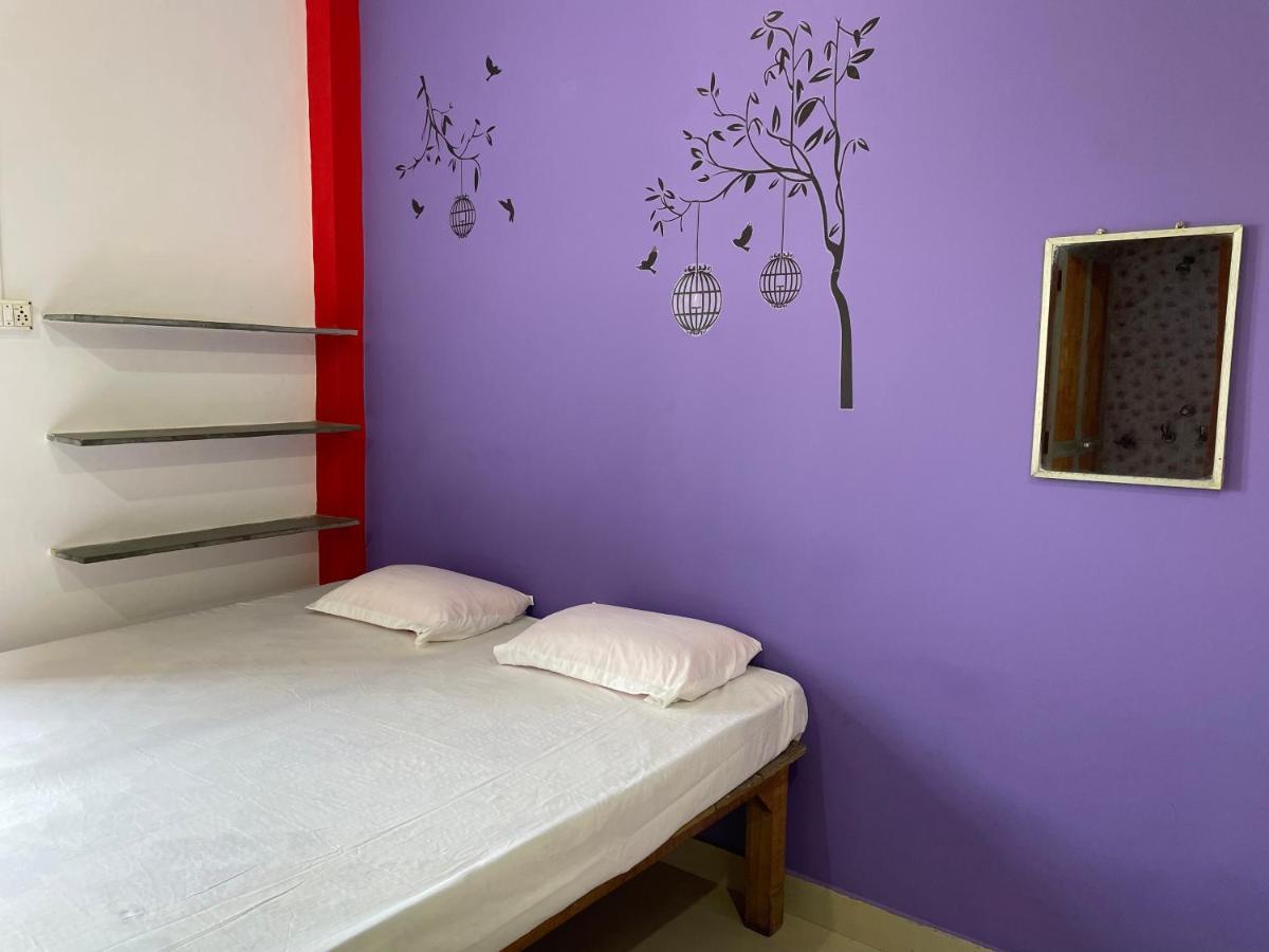 Indra Paying Guest House Varanasi Exteriör bild