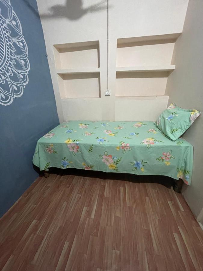 Indra Paying Guest House Varanasi Exteriör bild