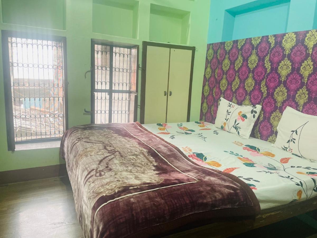 Indra Paying Guest House Varanasi Exteriör bild