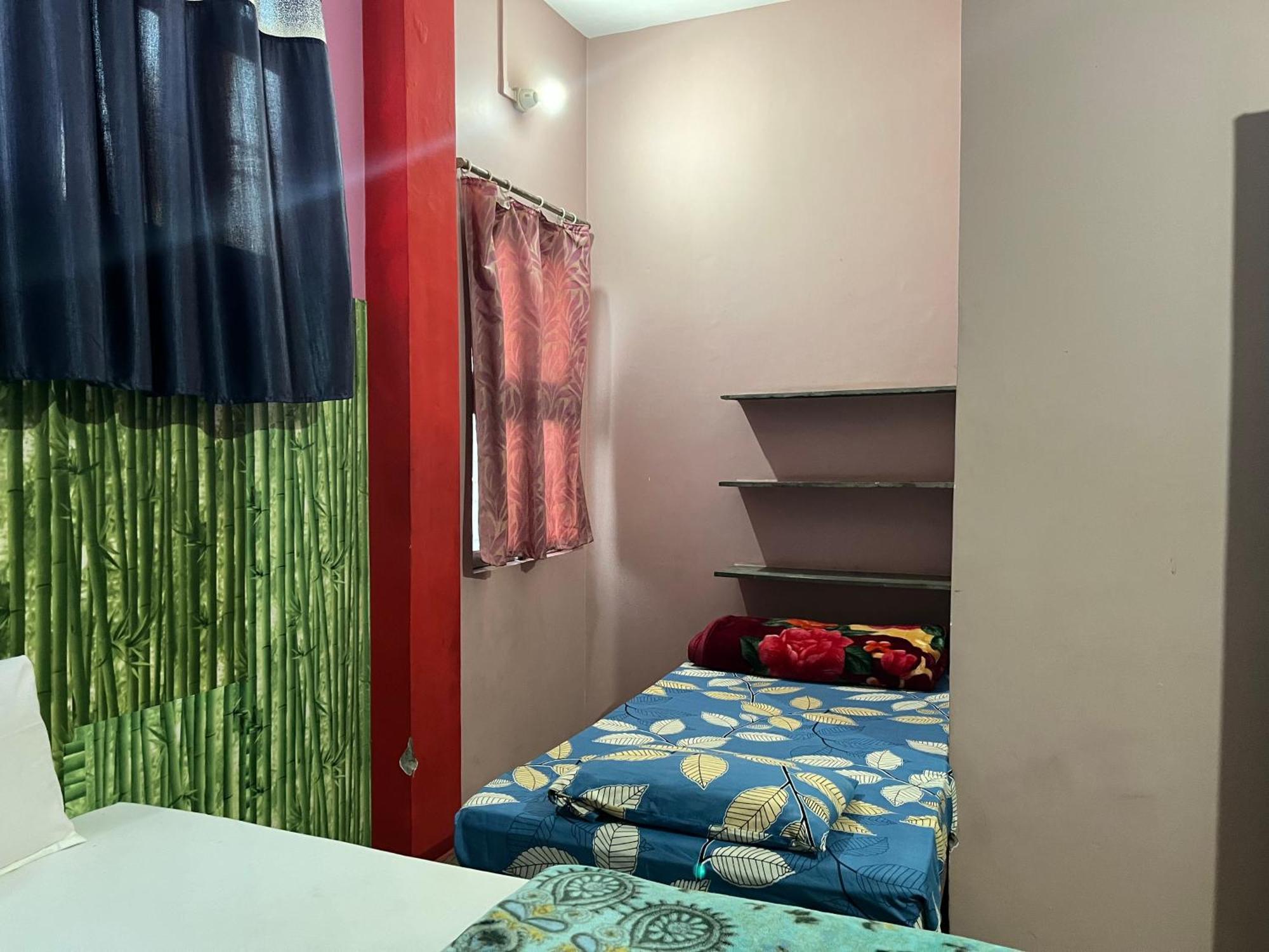 Indra Paying Guest House Varanasi Exteriör bild